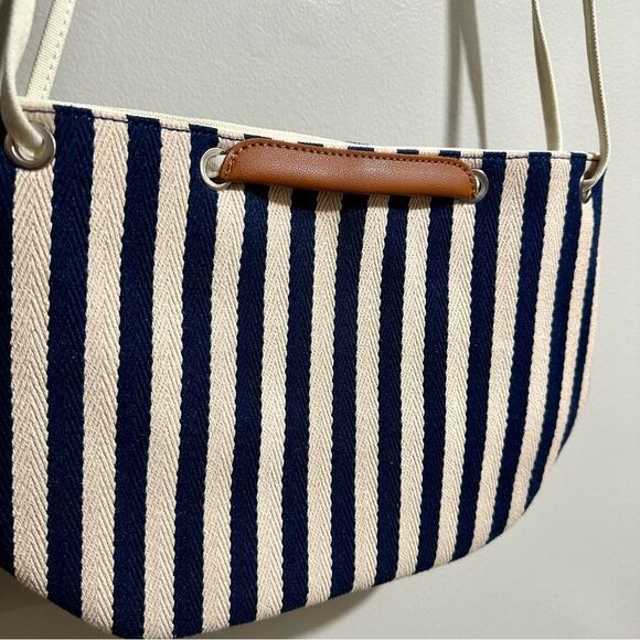 Striped Navy and White Shoulder Bag - Picture 2 of 4